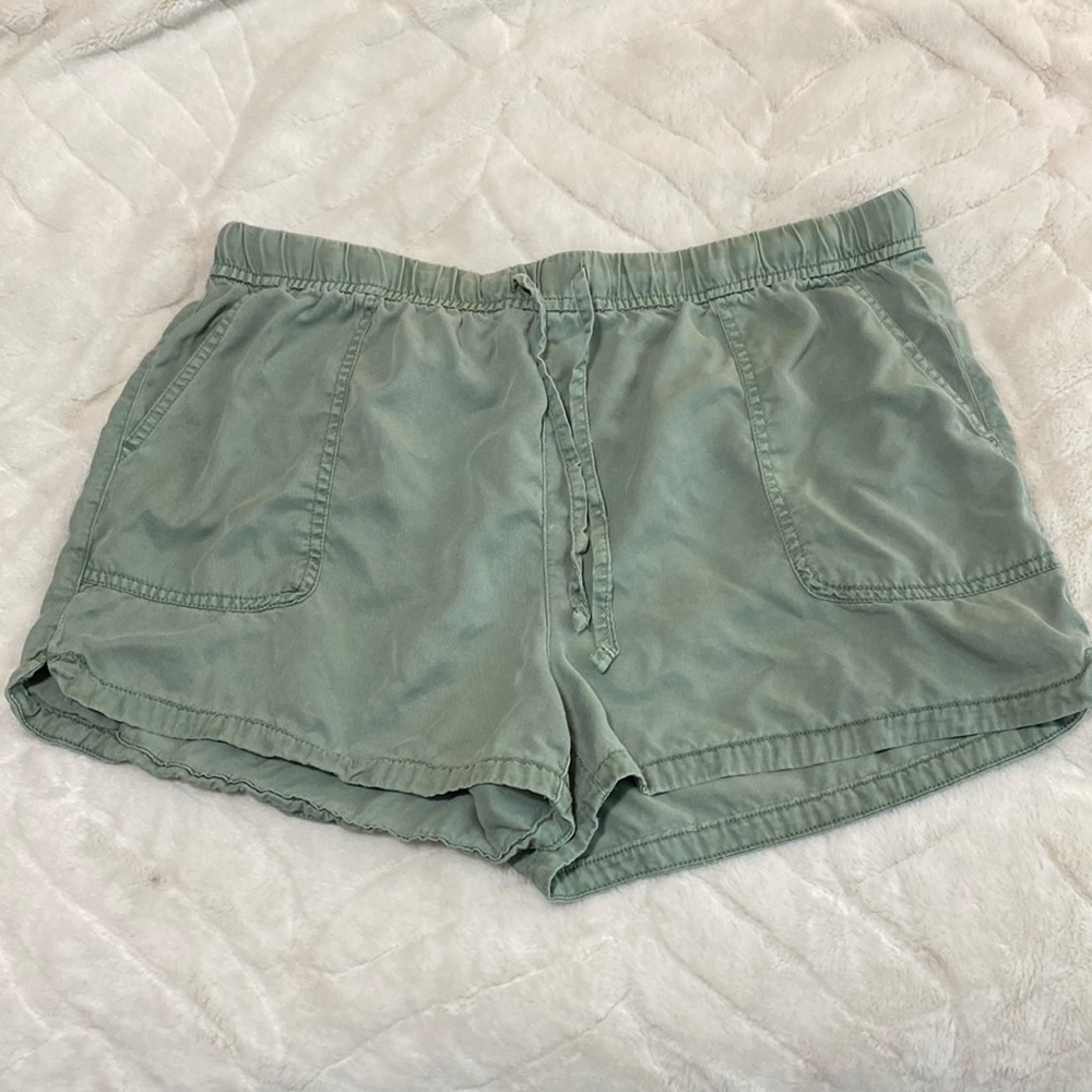 EUC CYNTHIA ROWLEY DRAWSTRING SHORTS in SAGE SZ XL